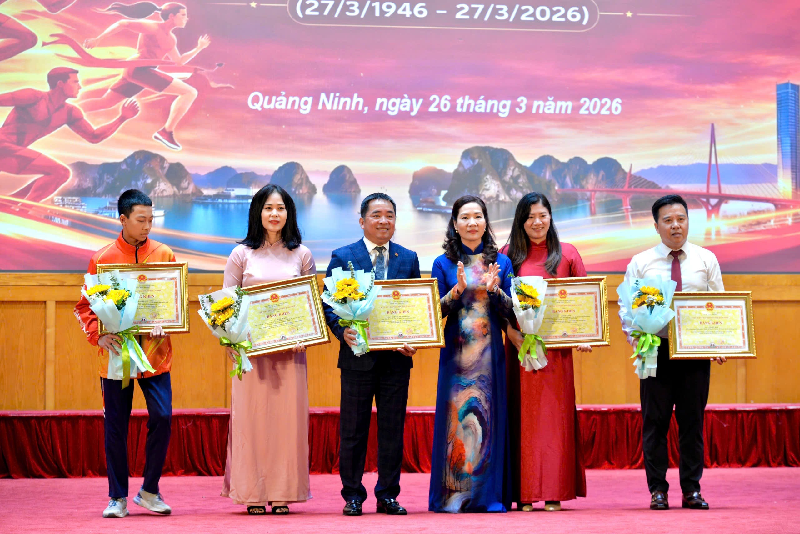 can-bo-khen-1774533207.jpg