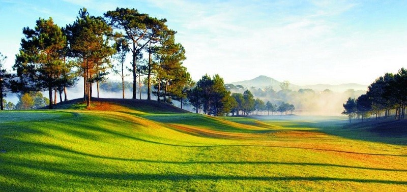 hinh-anh-san-golf-doi-cu-da-lat-palace-4-1785498384.jpg