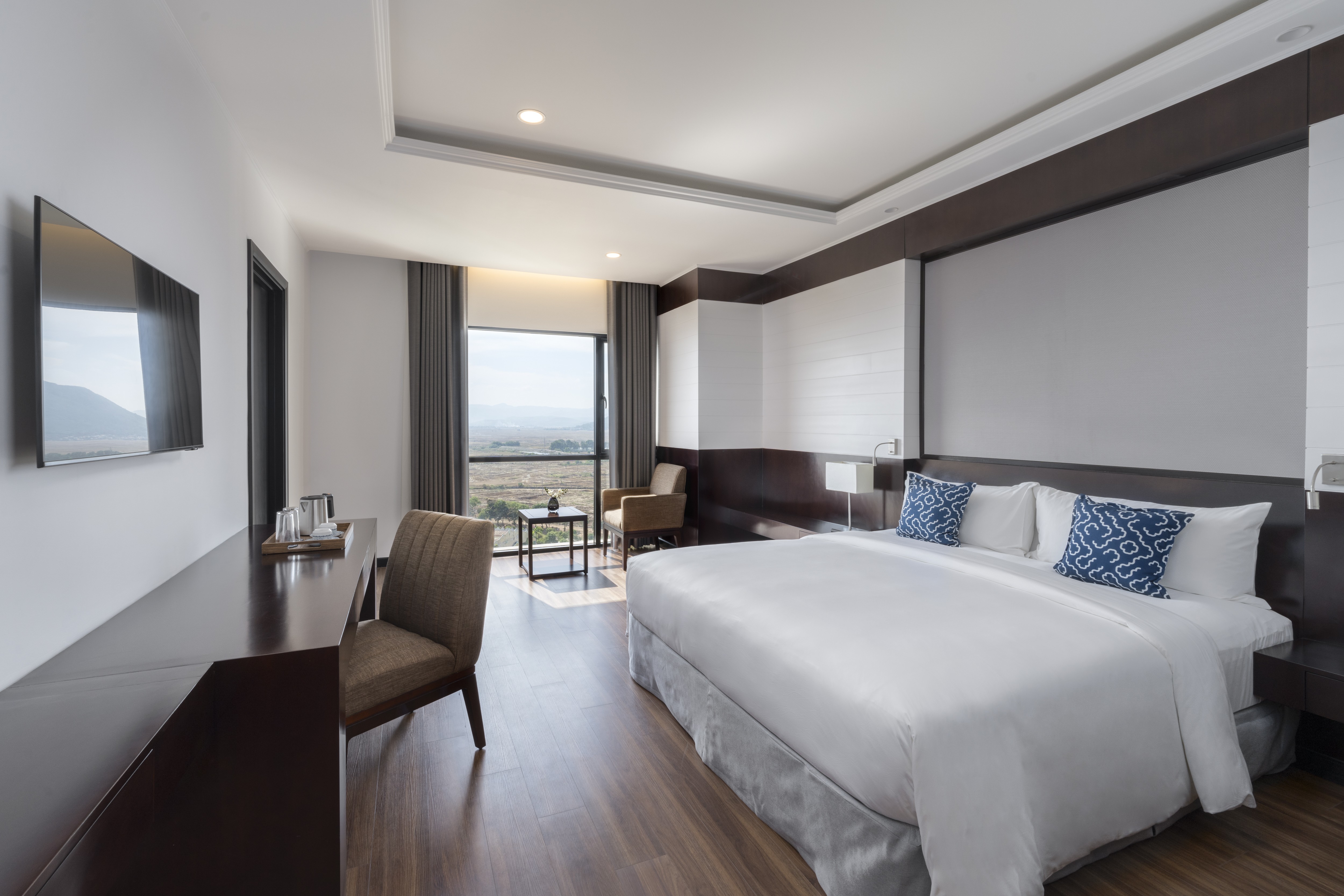 acc-ac109079149-tb-tuyhoa-presidential-suite-1509-1422-1787375153.jpg