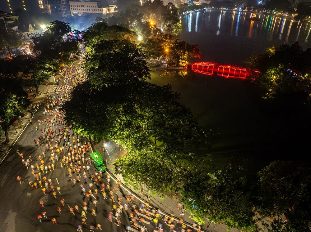 hinh-anh-thi-dau-mua-thu-4-tai-ho-guom-1789403493 hinh-anh-thi-dau-mua-thu-4-tai-ho-guom-1789403493.jpg