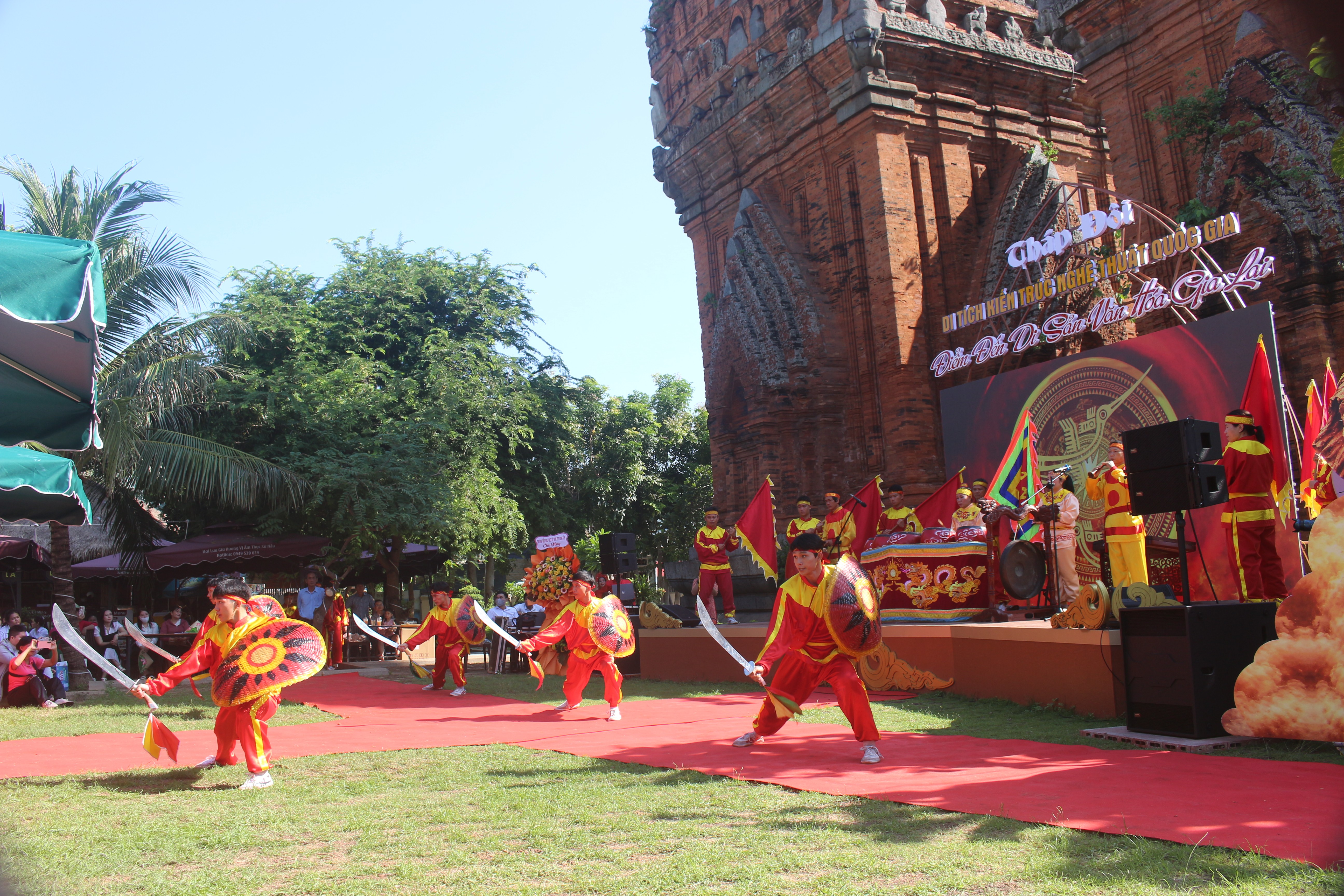 Biểu diễn Võ cổ truyền Bình Định.